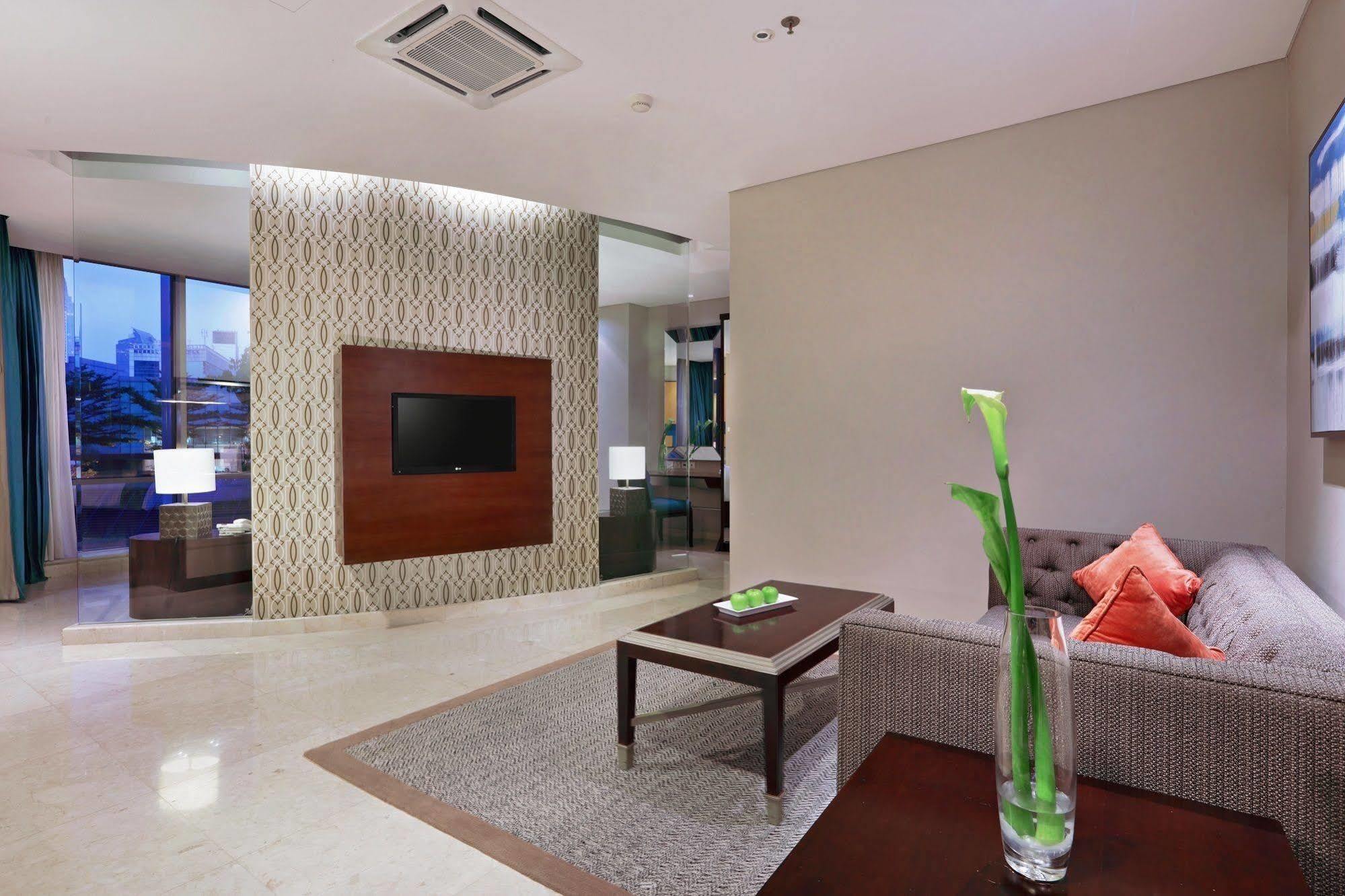 The Grove Suites By Grand Aston Jakarta Exterior foto