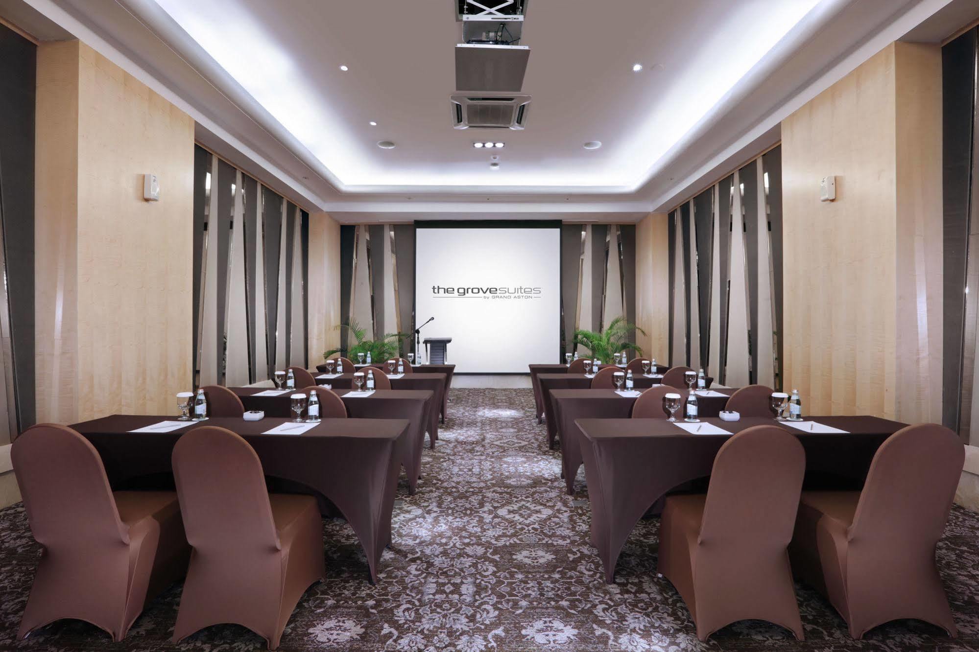 The Grove Suites By Grand Aston Jakarta Exterior foto
